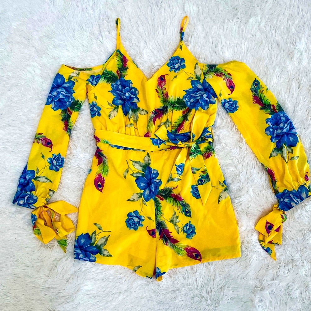 Women’s Yellow Floral Long Sleeve Romper Size M